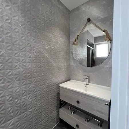 New! Seafront Flat In Long Beach Lägenhet